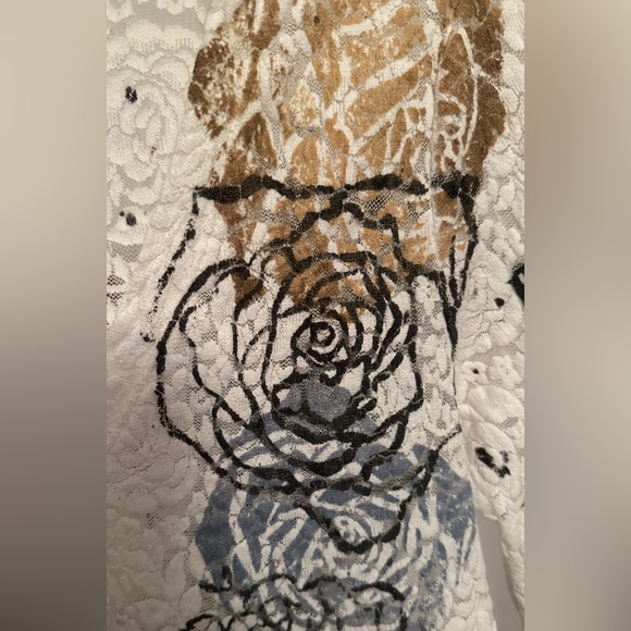 T Party Lace Top - Picture 2 of 7